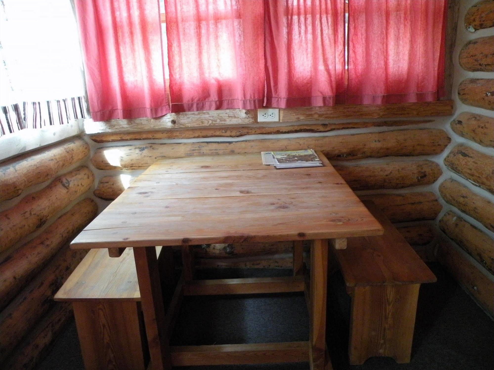 Gold Camp Cabins คัสเตอร์ ภายนอก รูปภาพ