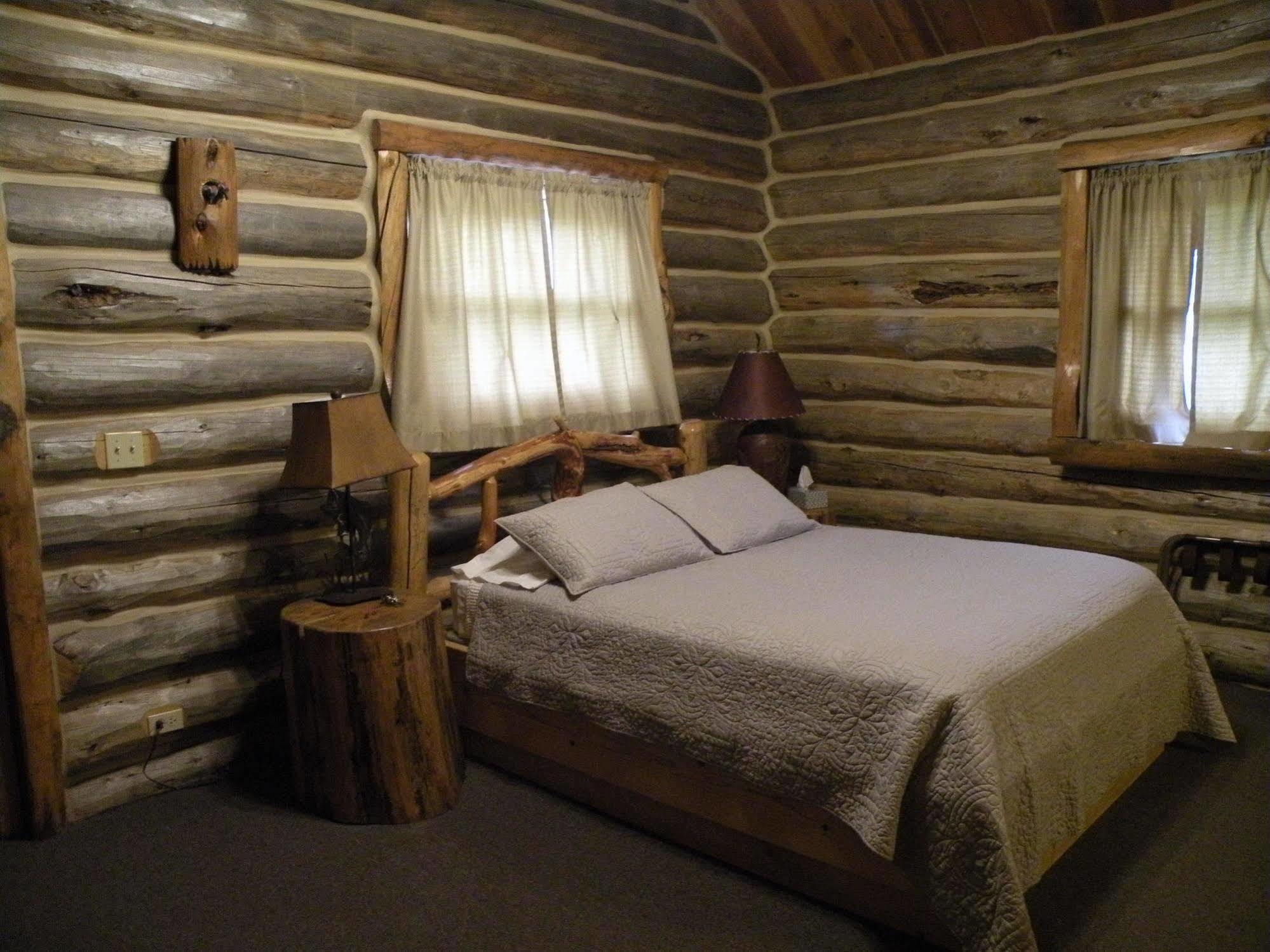 Gold Camp Cabins คัสเตอร์ ภายนอก รูปภาพ